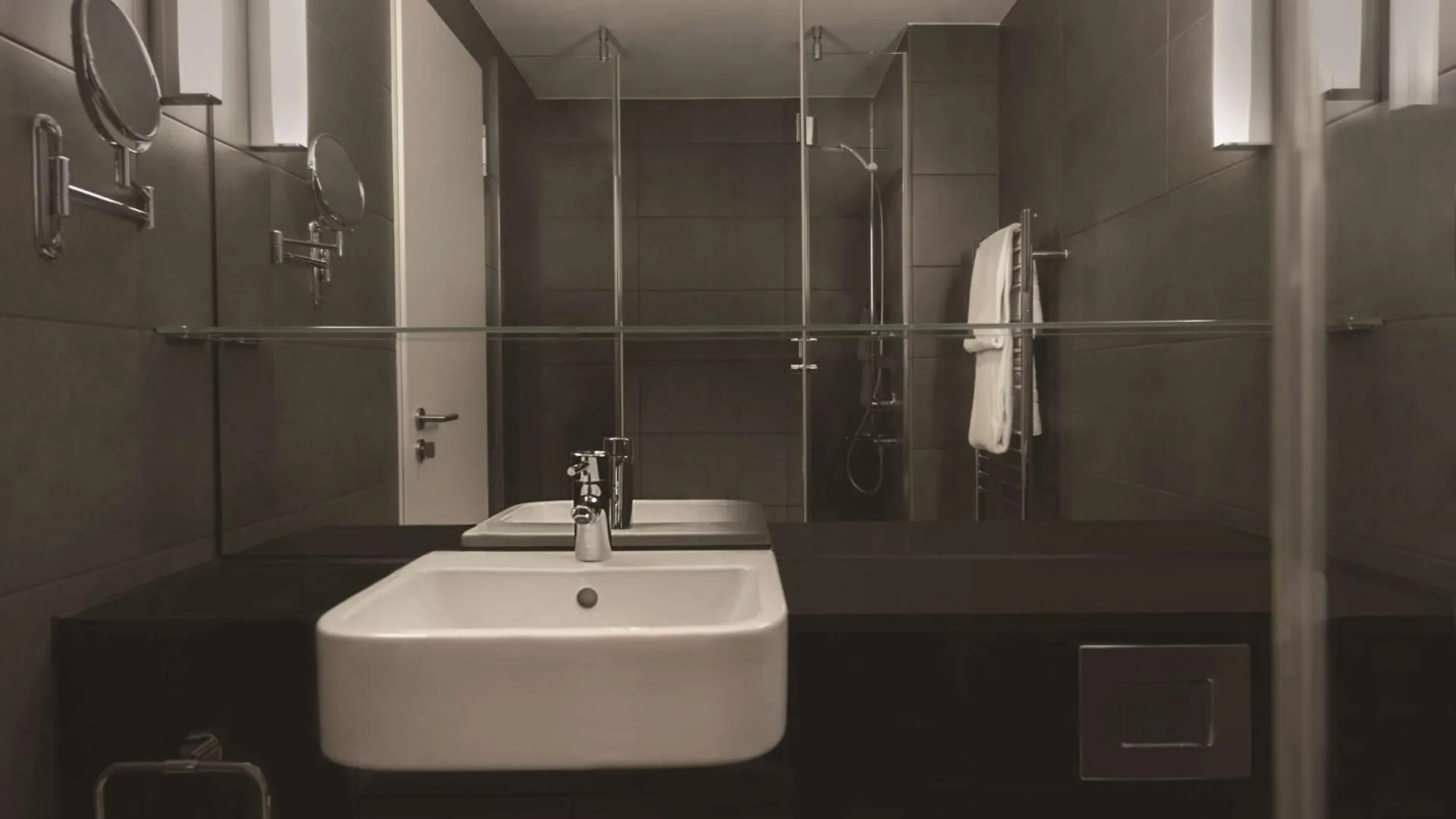 Adina Apartment Hotel Hamburg Michel