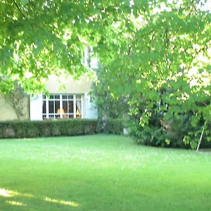 https://hostellerie-la-huchette.hotels-rhonealpes.com